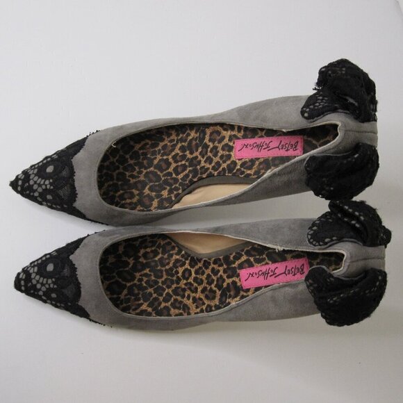 BETSEY JOHNSON Itsy Heels Women's 8.5 Black Bow Leopard Lace & Suede Pumps - Picture 6 of 11